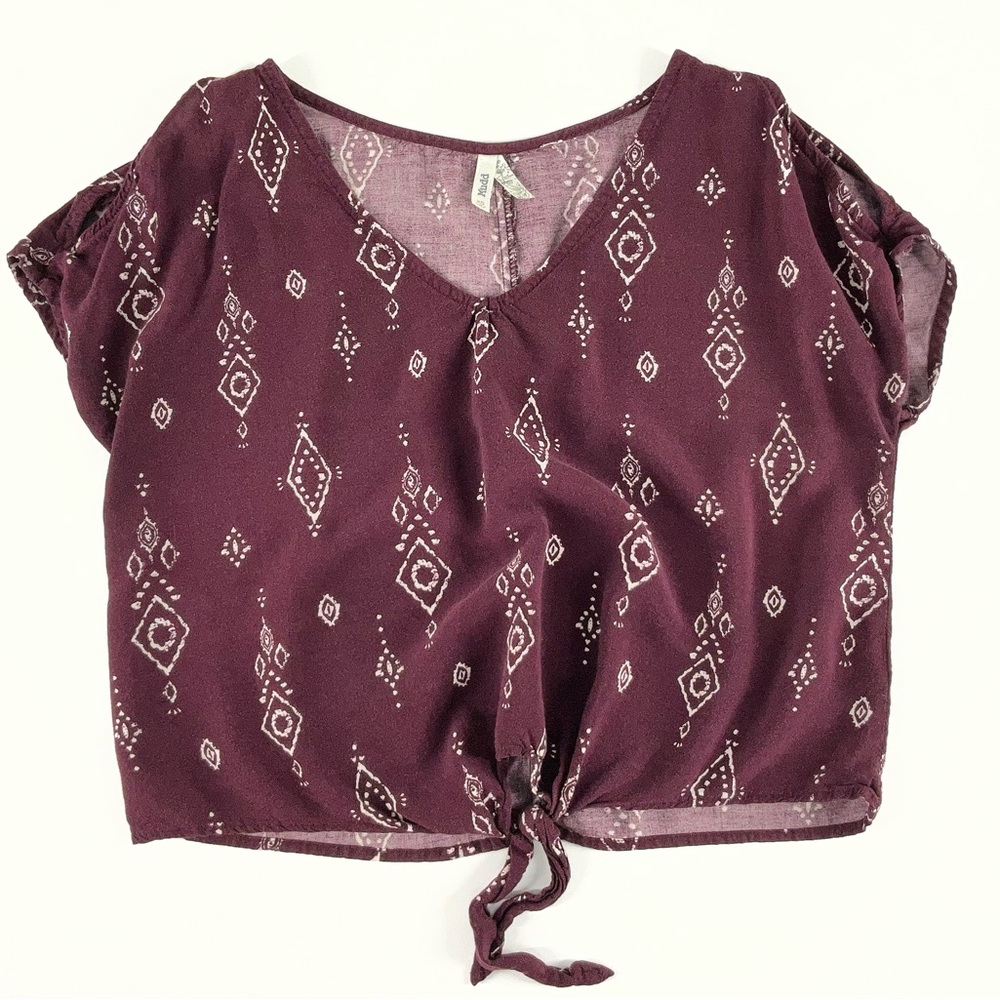 Mudd Women's Burgundy Aztec Diamond Print Cold Shoulder Front Tie Crop‎ Top | XS